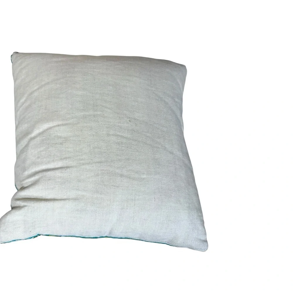N/A decorative throw